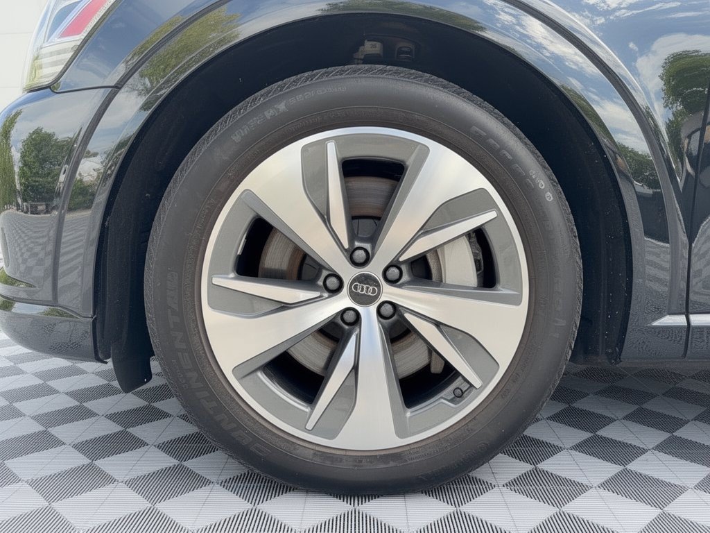 Used 2024 Audi Q8 e-tron Premium AWD/4WD image 13