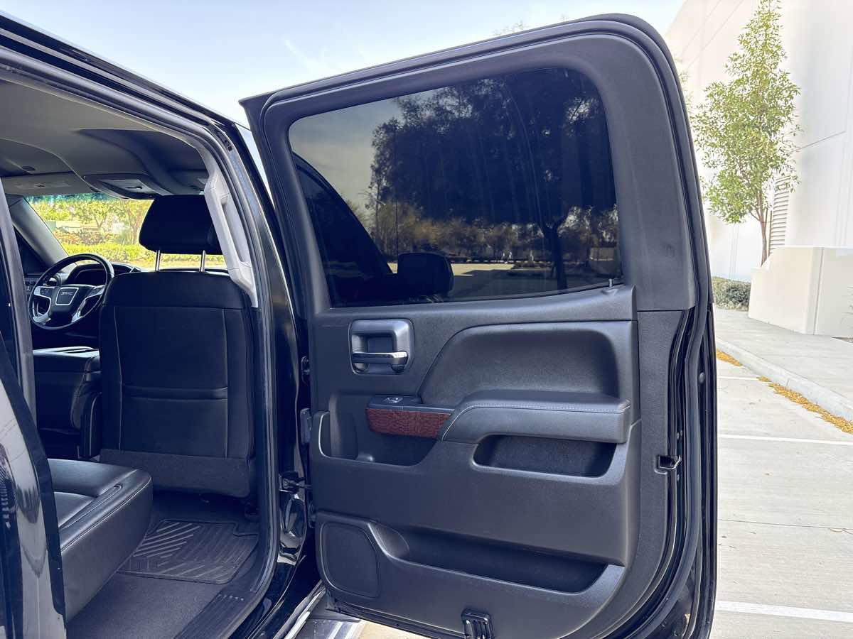 Used 2018 GMC Sierra 1500 SLT w/ SLT Premium Package AWD/4WD image 13