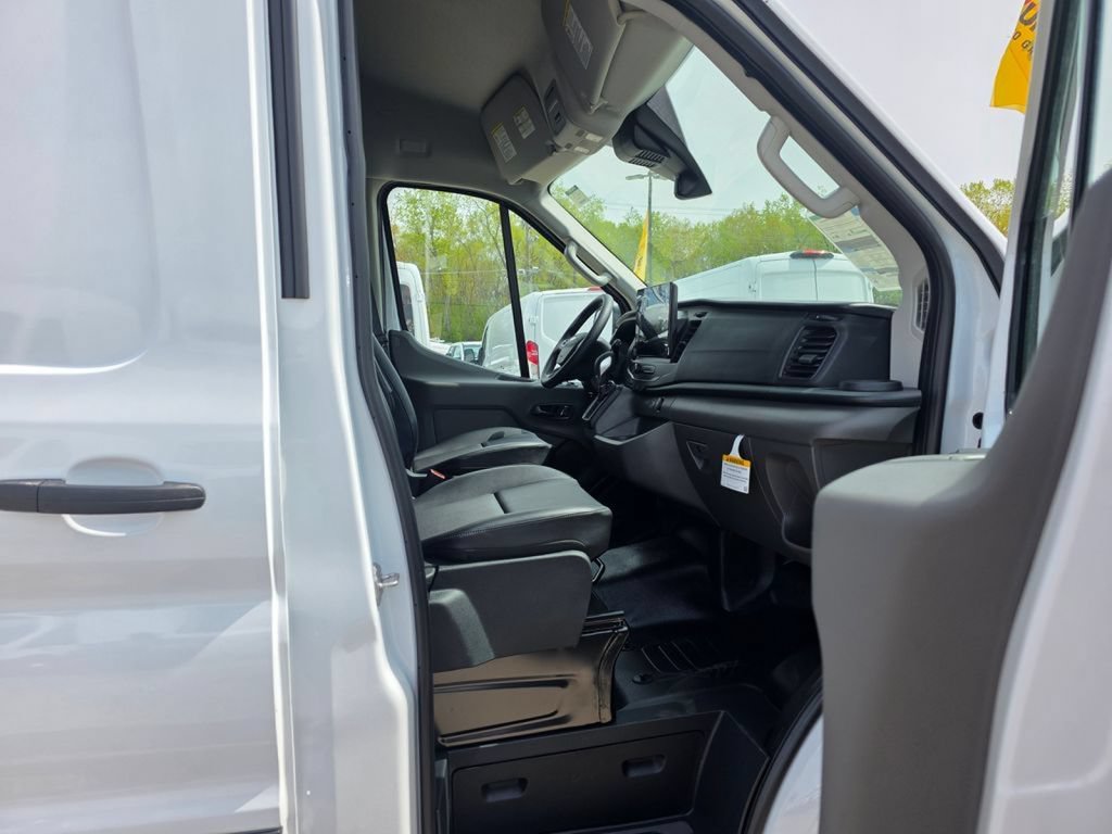 New 2026 Ford Transit 250 148 Medium Roof w/ Load Area Protection Package RWD image 25
