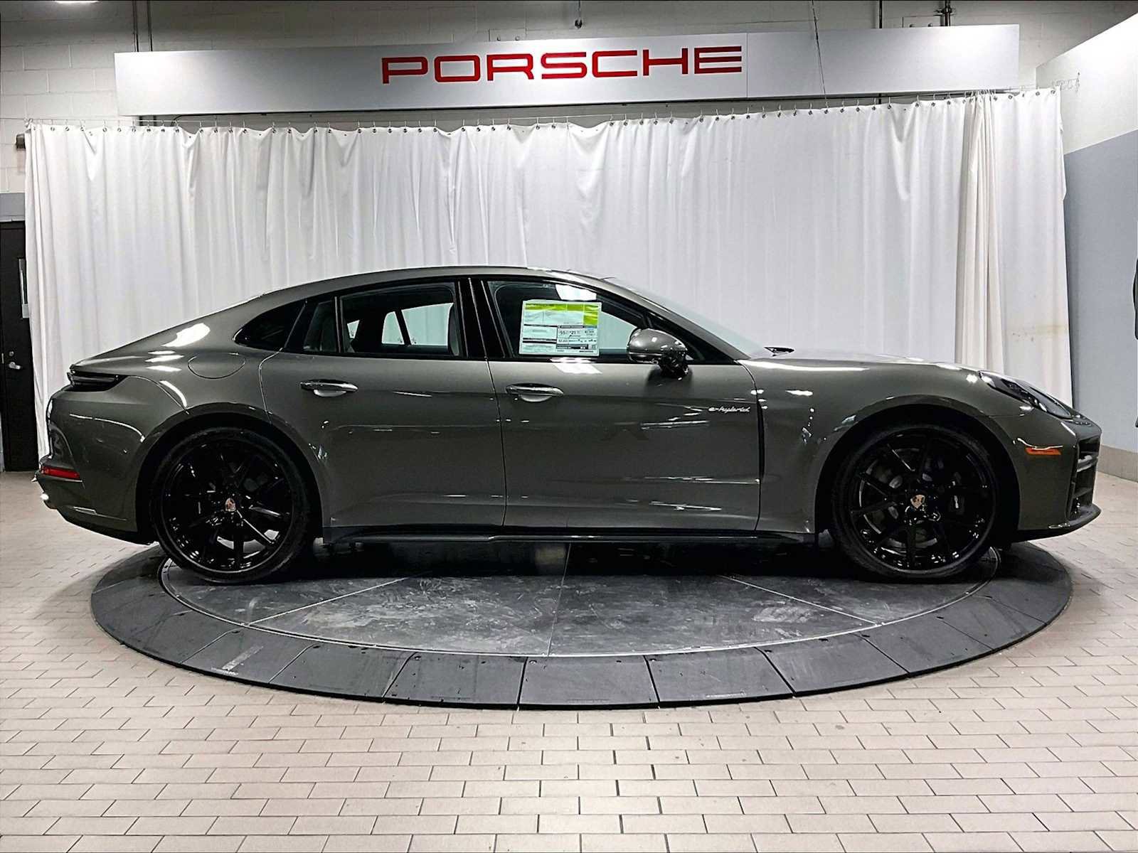 Used 2026 Porsche Panamera 4 image 11
