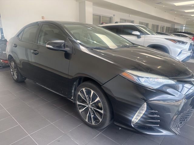 Used 2017 Toyota Corolla SE FWD image 3
