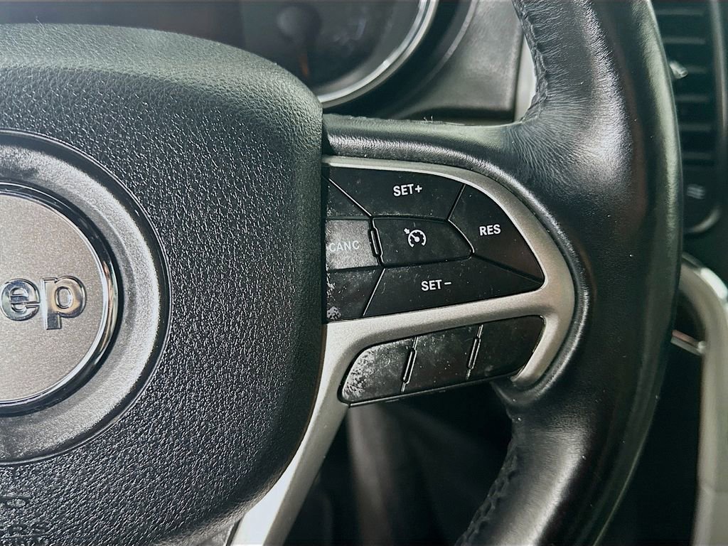 Used 2018 Jeep Grand Cherokee Limited image 27