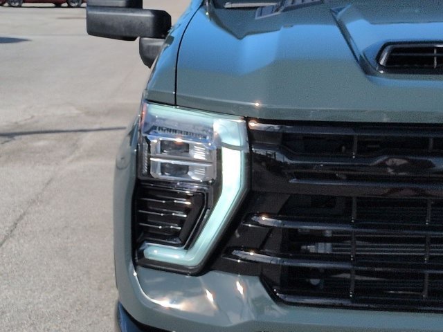 Used 2025 Chevrolet Silverado 2500 LTZ AWD/4WD image 10