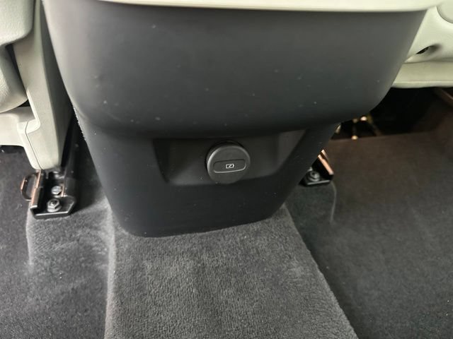 Certified 2023 Volvo XC90 B6 Plus AWD/4WD image 16