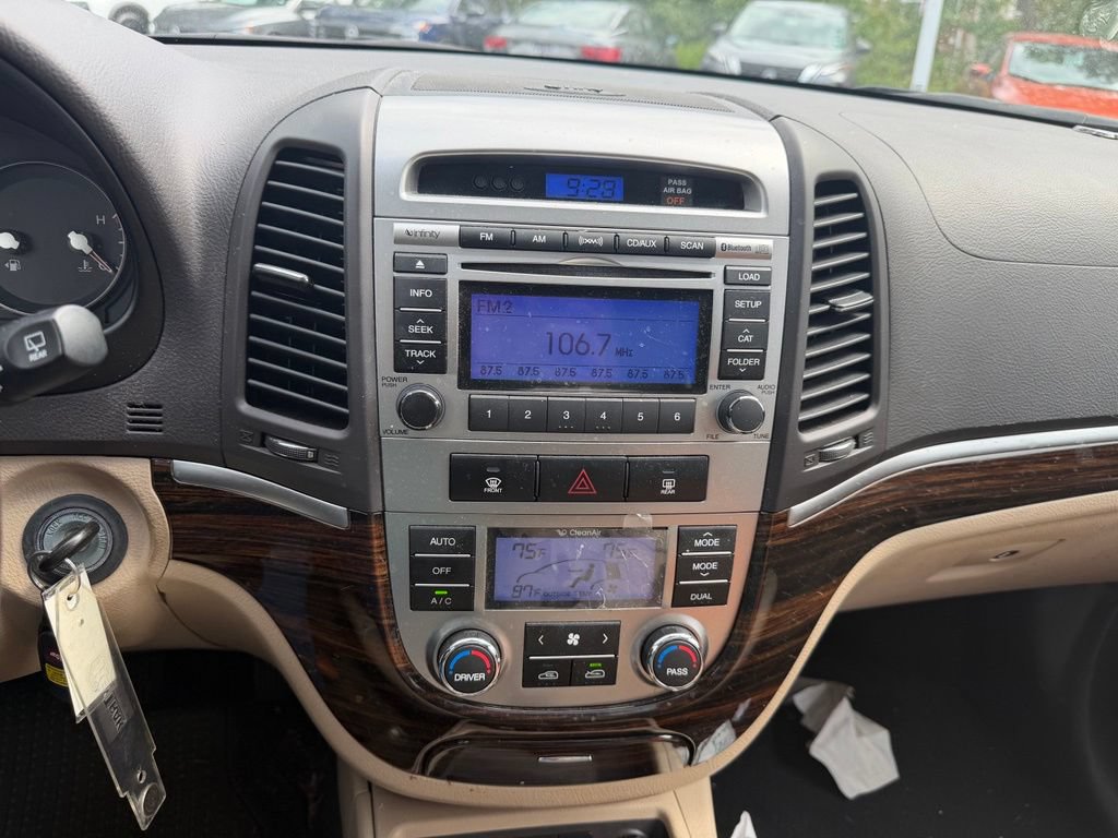 Used 2011 Hyundai Santa Fe Limited FWD image 8