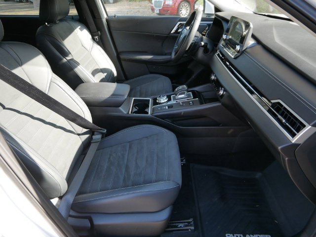 Used 2024 Mitsubishi Outlander SE AWD/4WD image 8