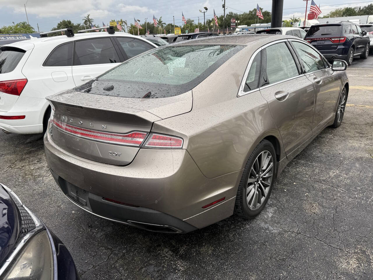 Used 2019 Lincoln MKZ Premiere image 4