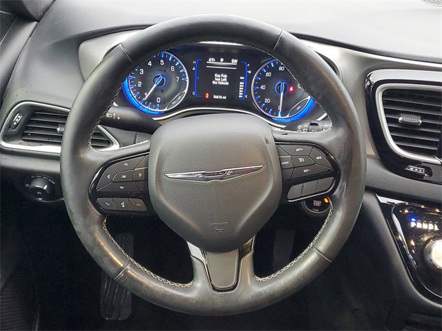 Certified 2020 Chrysler Pacifica Touring-L image 13