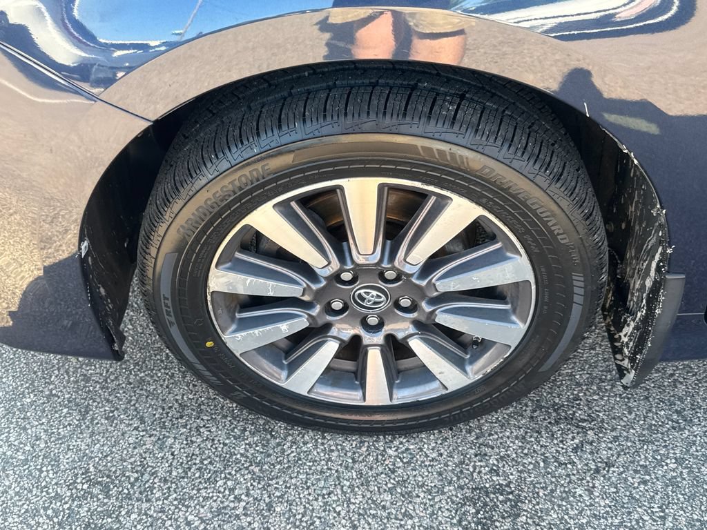 Used 2018 Toyota Sienna LE AWD/4WD image 40