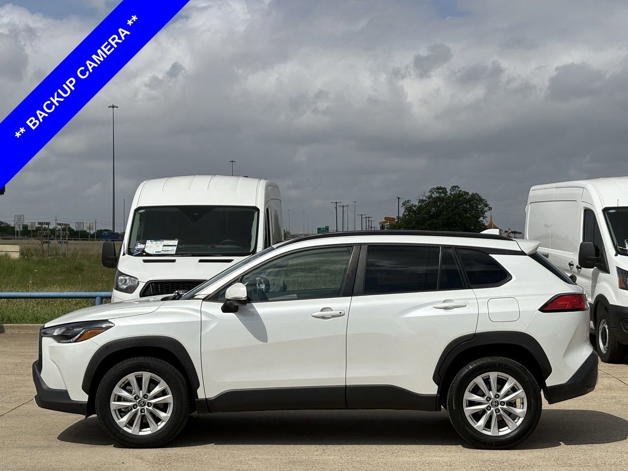 Used 2022 Toyota Corolla Cross LE image 3