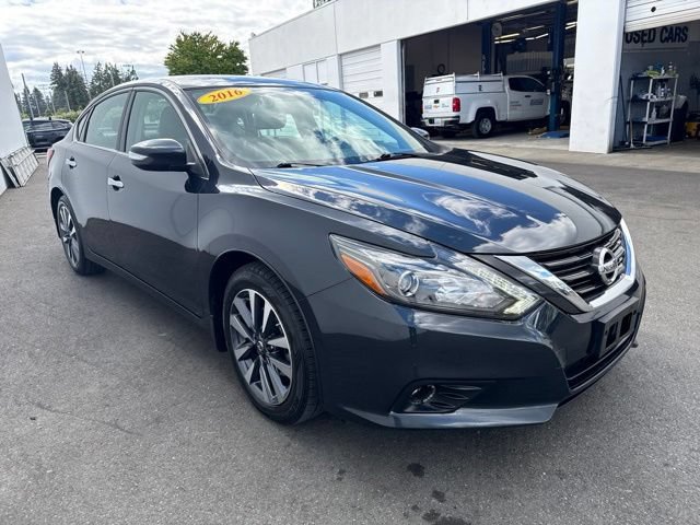 Used 2016 Nissan Altima 2.5 SL w/ 2.5 Technology w/LED Package FWD image 3