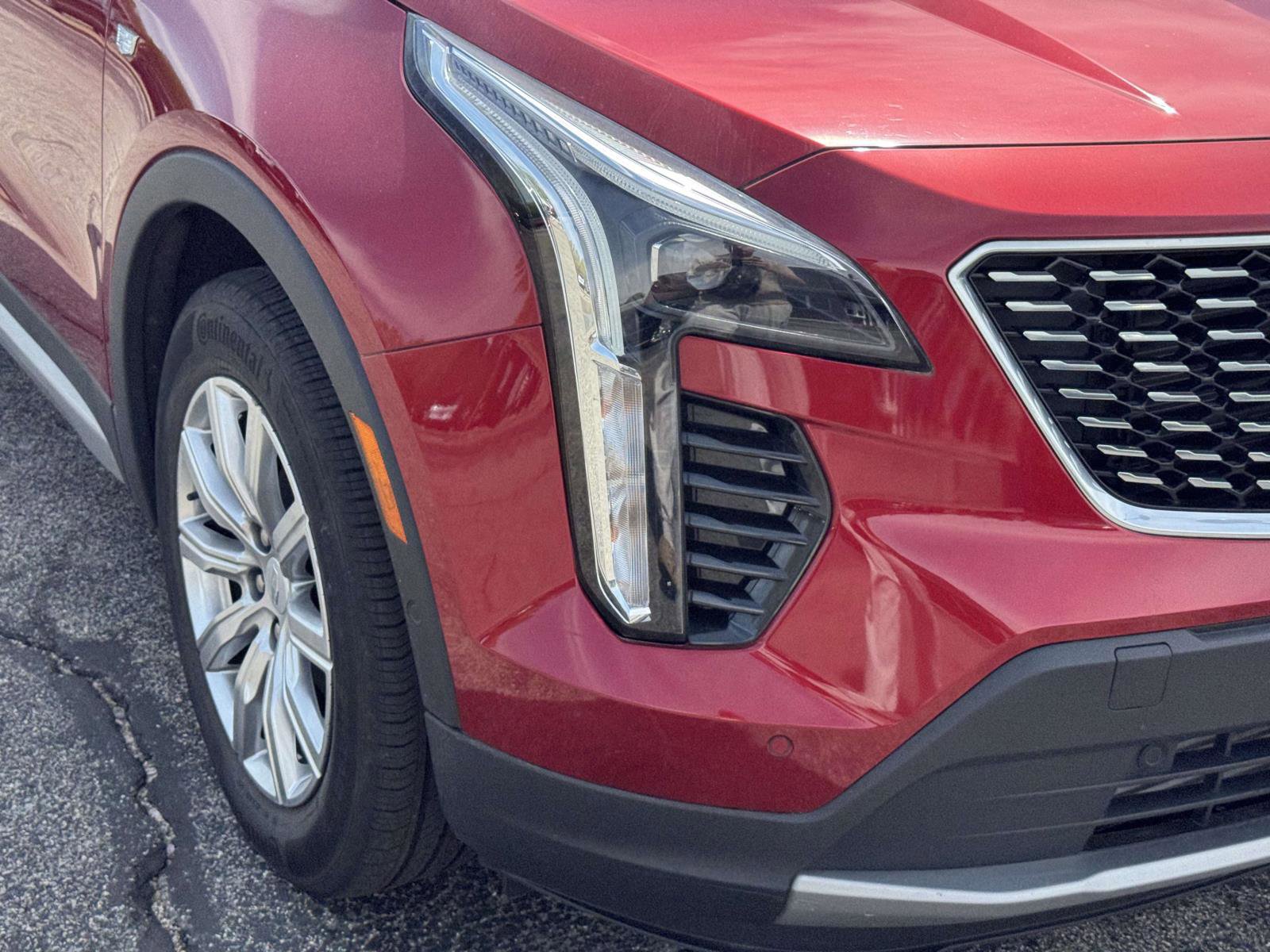 Certified 2022 Cadillac XT4 Premium Luxury w/ Enhanced Visibility Package AWD/4WD image 5