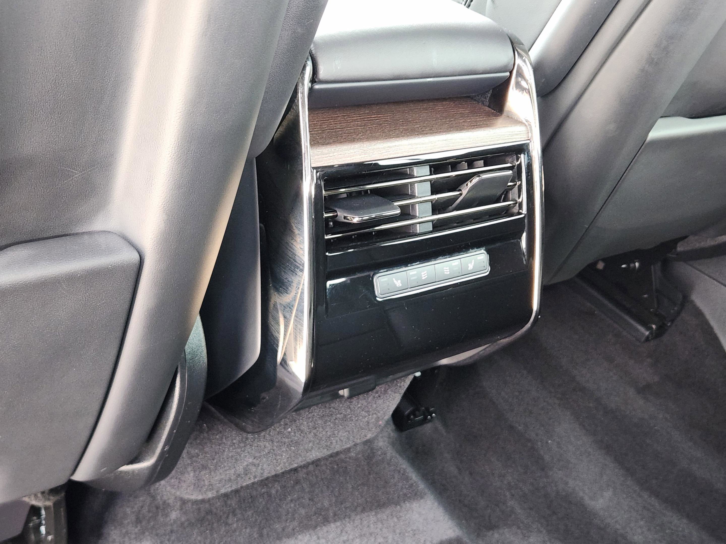 Used 2024 Land Rover Range Rover Sport SE image 27