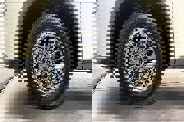 Used 2023 Nissan Rogue S image 9