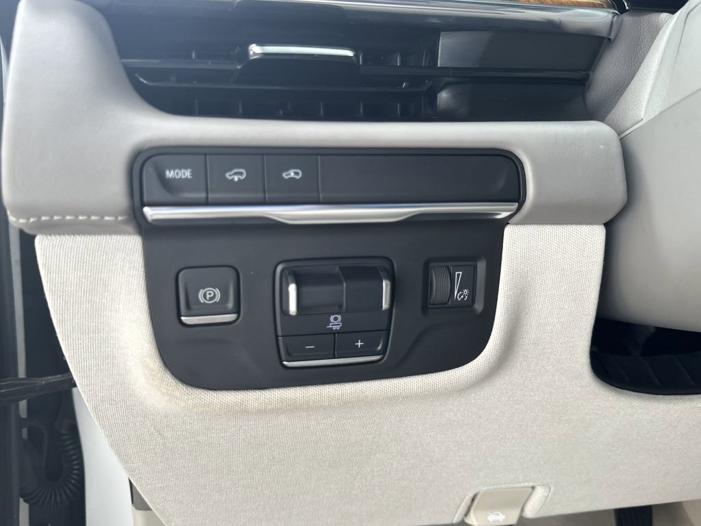 Used 2021 Cadillac Escalade ESV Sport Platinum RWD image 17
