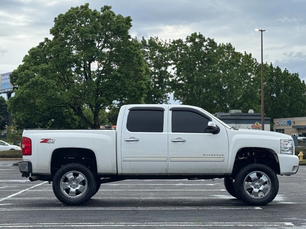 Used 2010 Chevrolet Silverado 1500 LTZ AWD/4WD image 8