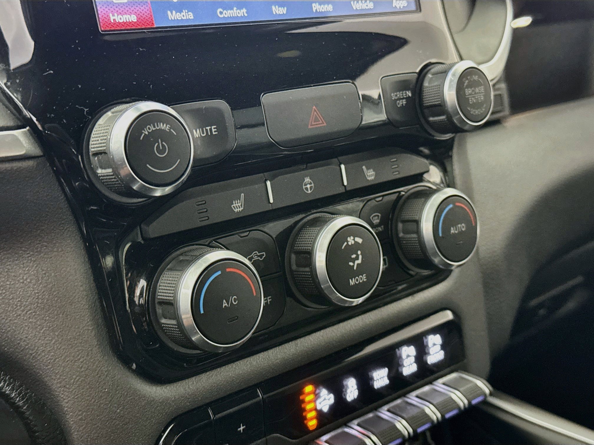 Used 2022 RAM 1500 Big Horn AWD/4WD image 16