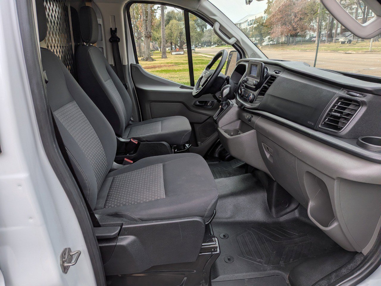 Used 2024 Ford Transit 250 w/ Exterior Upgrade Package image 11