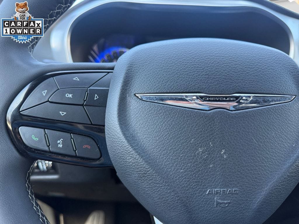 Used 2025 Chrysler Pacifica Limited FWD image 25