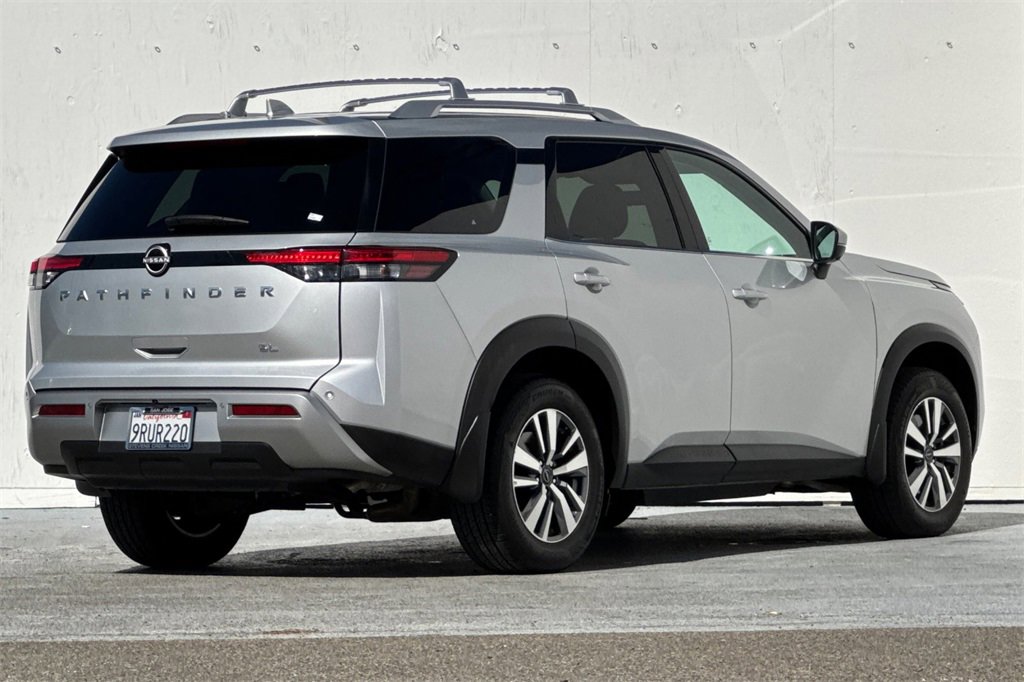 Certified 2024 Nissan Pathfinder SL image 4