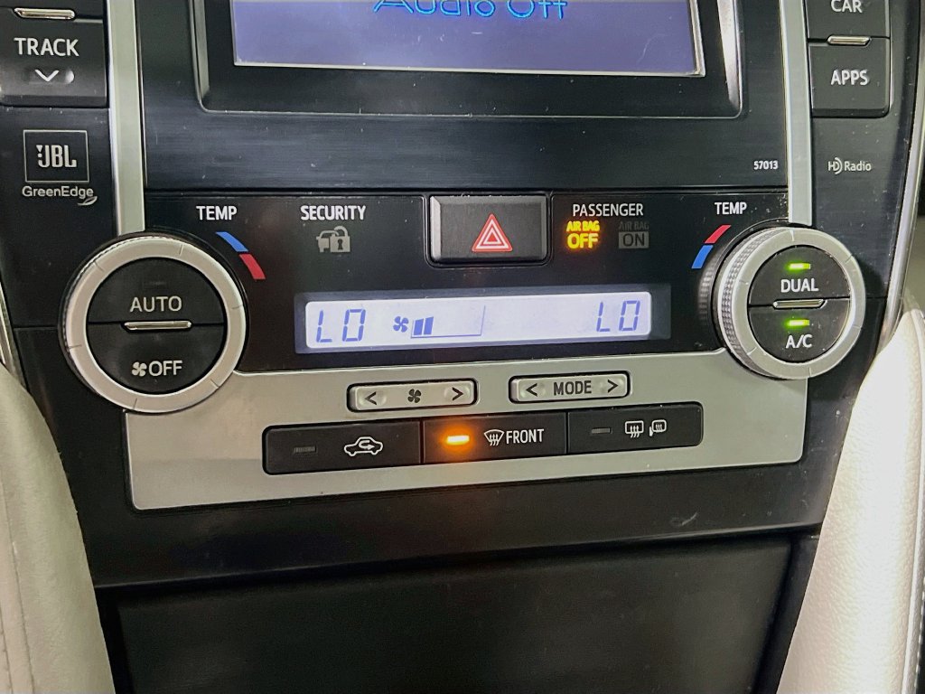 Used 2012 Toyota Camry XLE FWD image 23