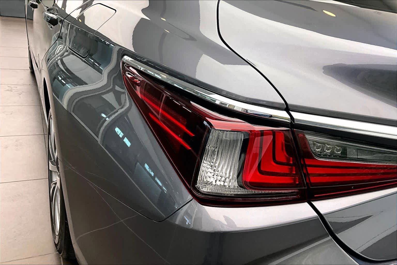 Used 2021 Lexus ES 350 w/ Accessory Package 2 FWD image 28