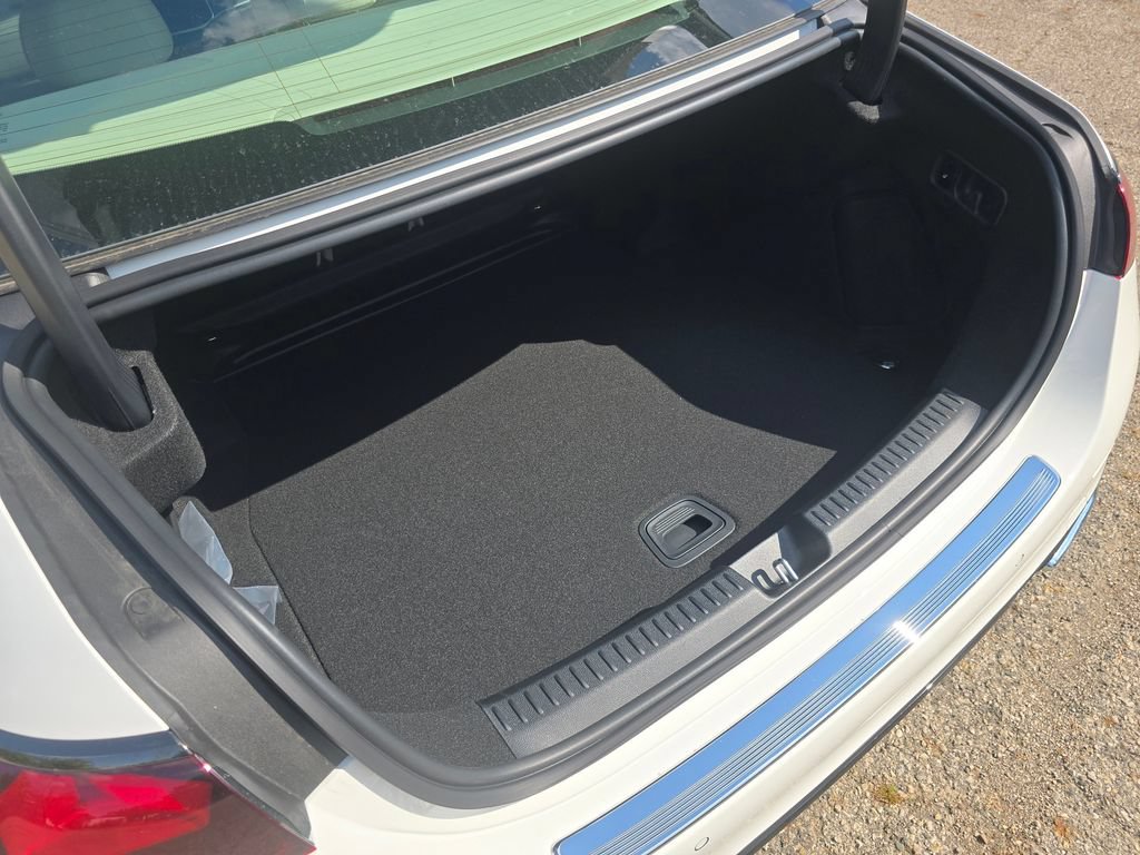 New 2027 Mercedes-Benz E 350 4MATIC Sedan image 19