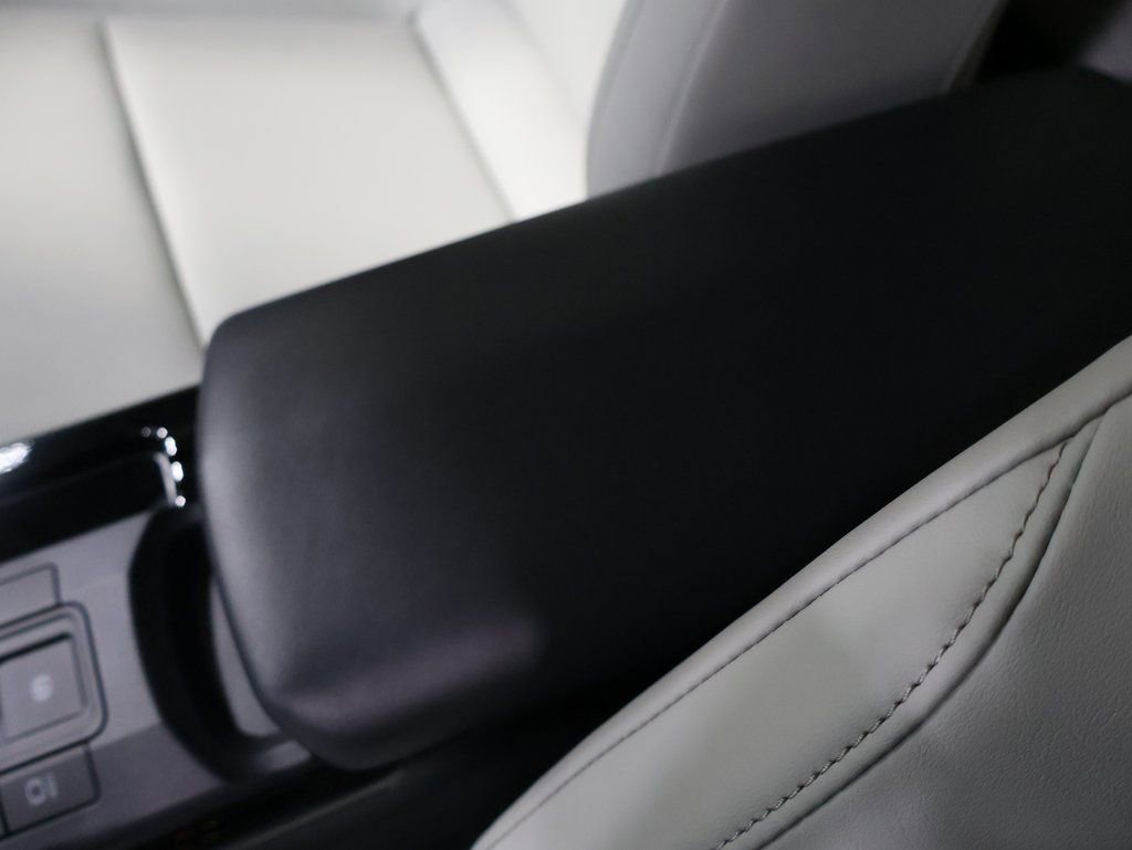 New 2026 Toyota Prius XLE image 33