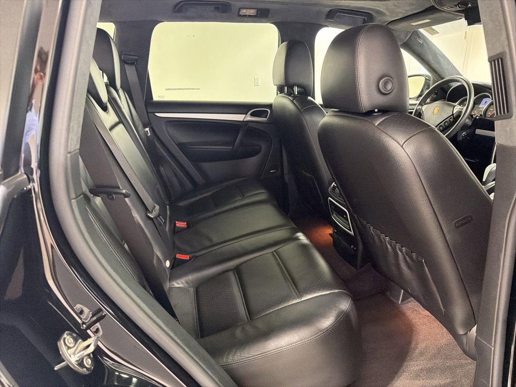 Used 2006 Porsche Cayenne Turbo AWD/4WD image 28