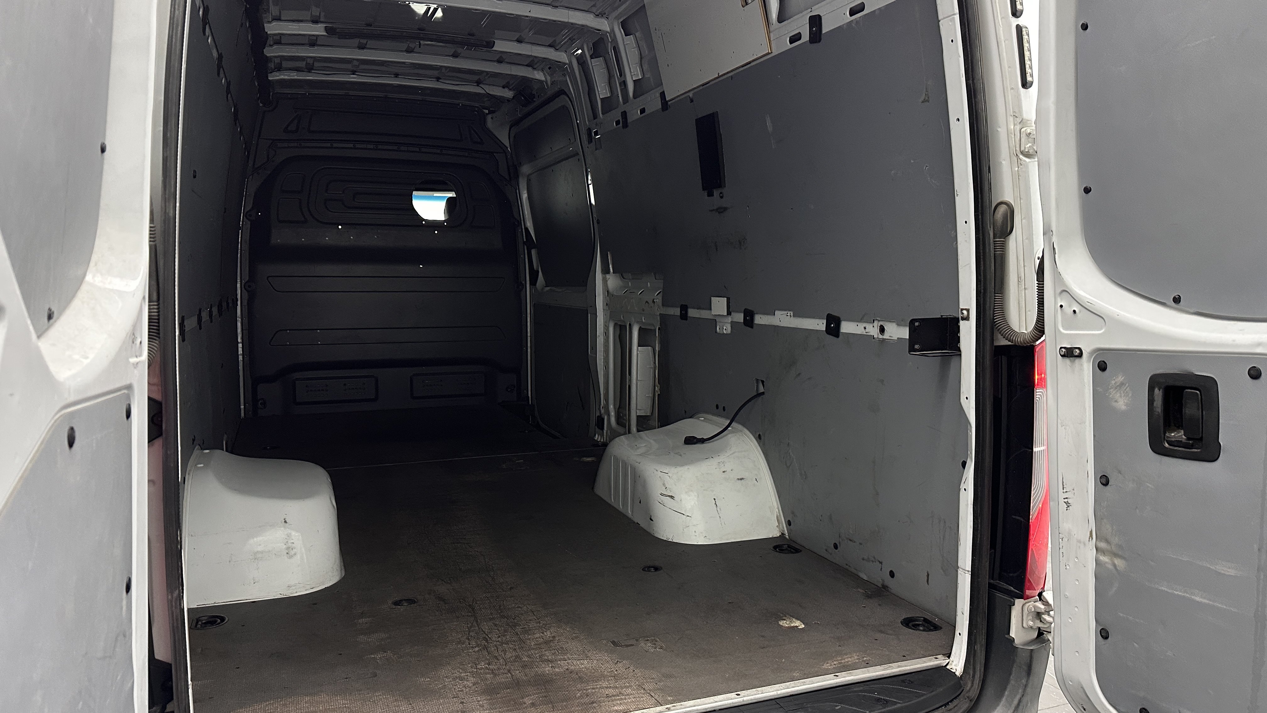 Used 2020 Freightliner Sprinter 3500 RWD image 19
