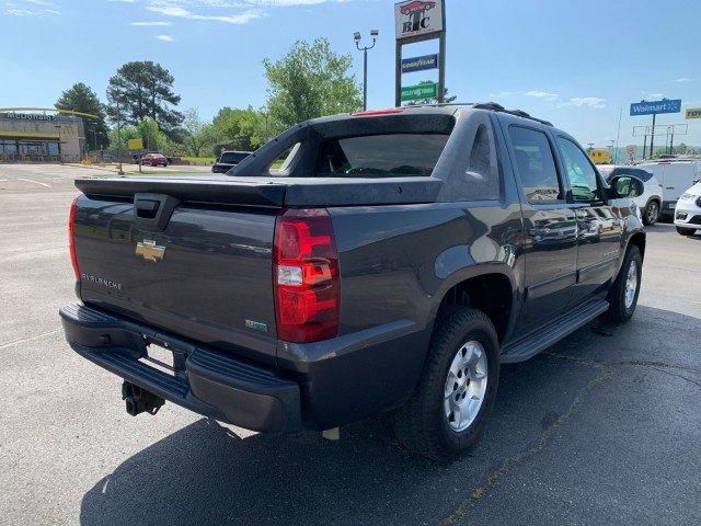 Used 2011 Chevrolet Avalanche LS RWD image 4