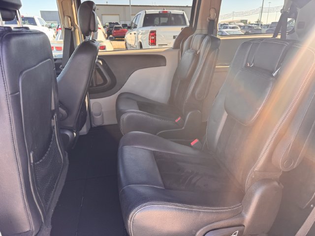 Used 2017 Dodge Grand Caravan SXT FWD image 38