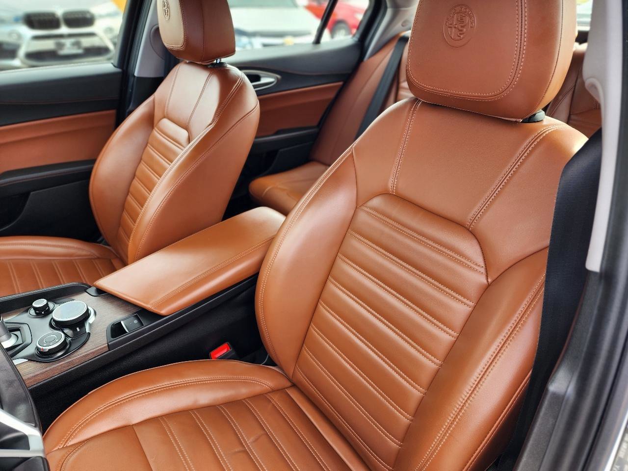 Used 2017 Alfa Romeo Giulia Ti w/ TI Lusso Package AWD/4WD image 15