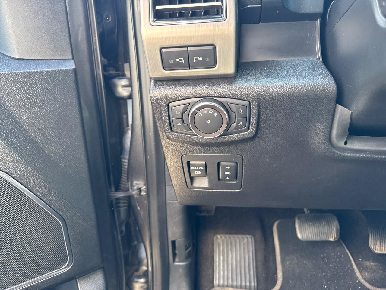 Used 2019 Ford F150 Platinum AWD/4WD image 22
