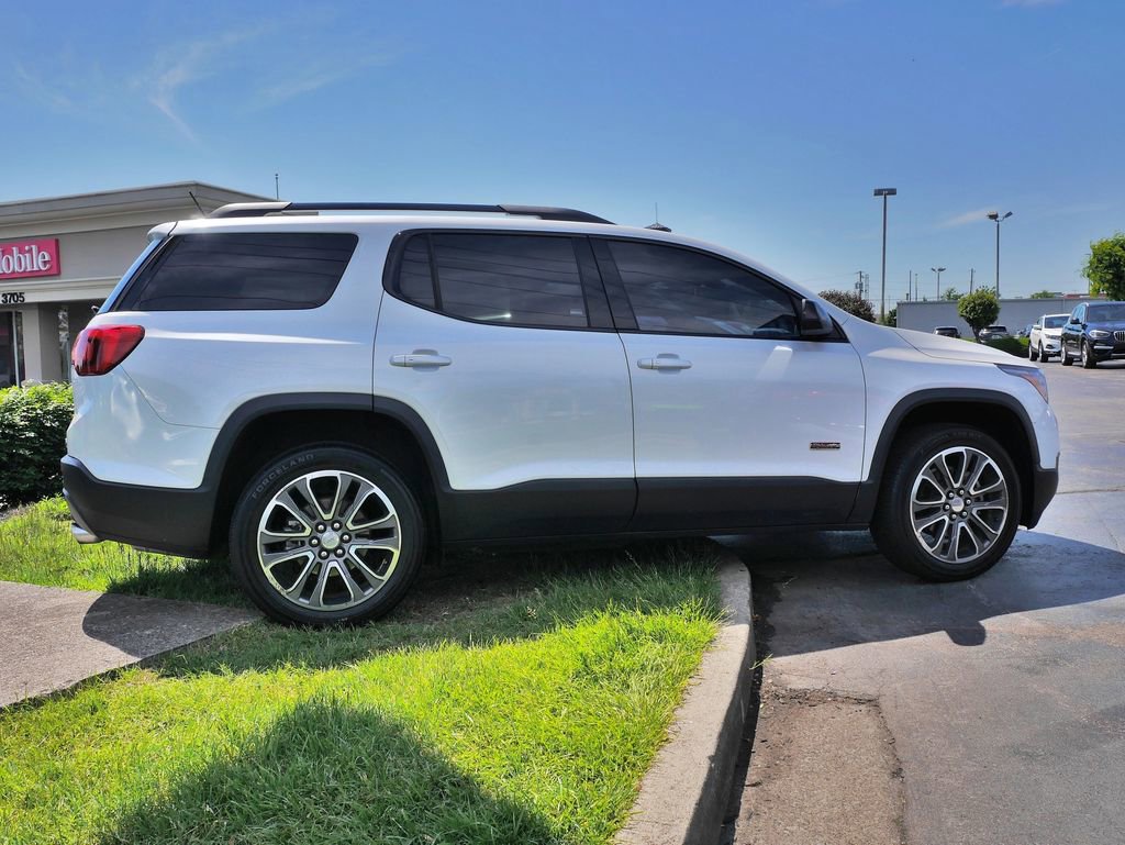 Used 2017 GMC Acadia SLT AWD/4WD image 4