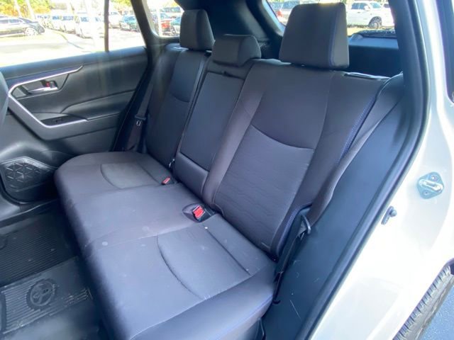 Used 2024 Toyota RAV4 SE image 25