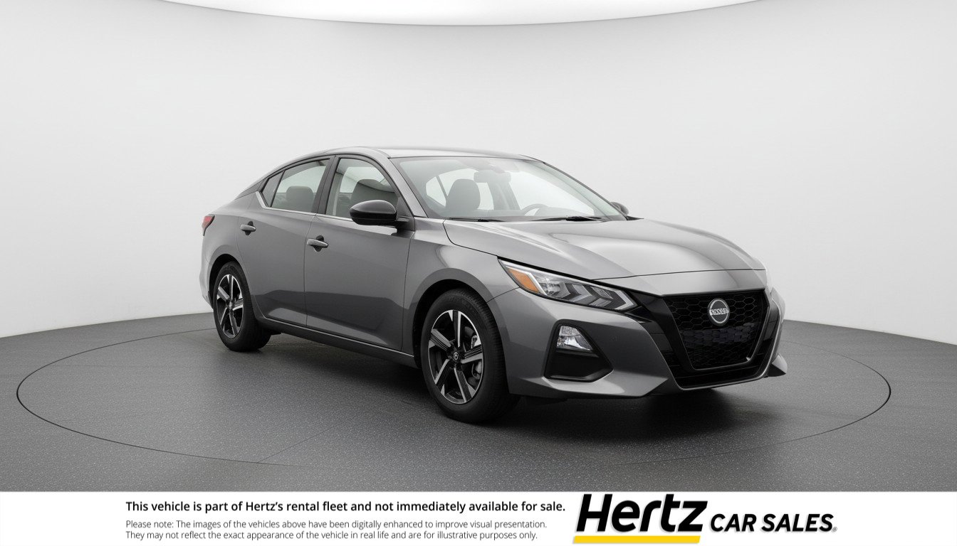 Used 2025 Nissan Sentra SV image 1