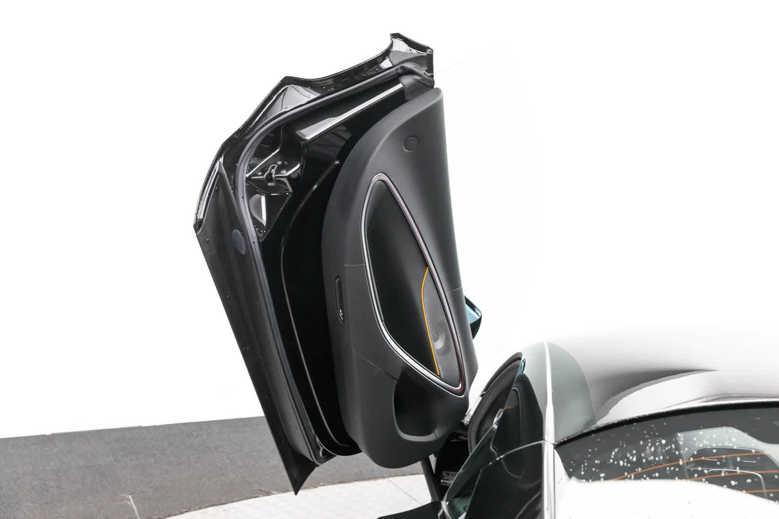 Used 2023 McLaren Artura RWD image 17