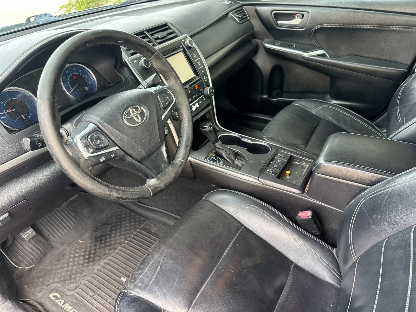 Used 2017 Toyota Camry XLE w/ Moonroof Package FWD image 9