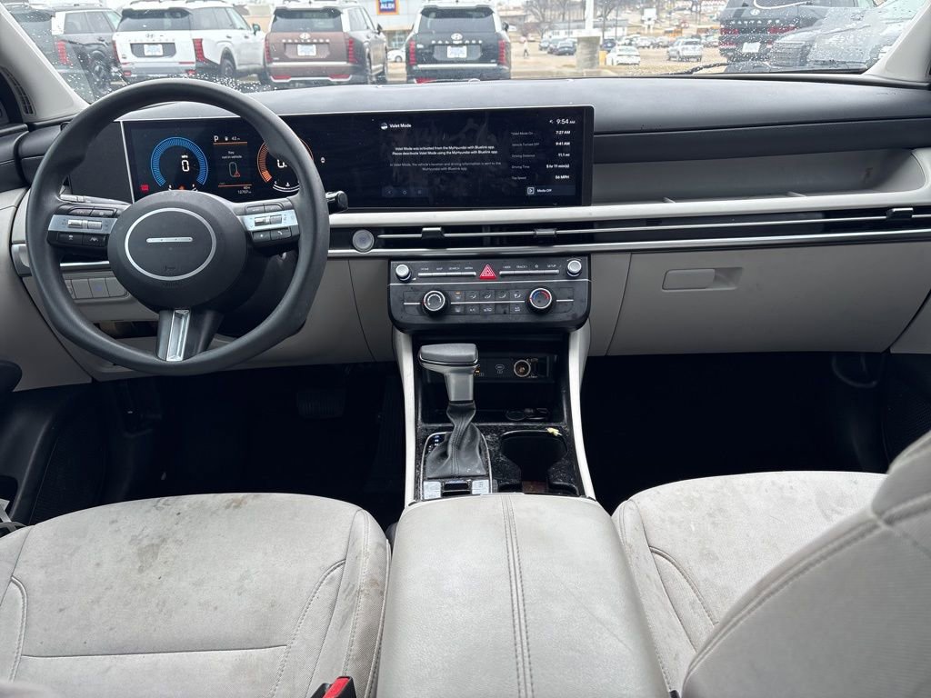 Used 2025 Hyundai Tucson SE image 12