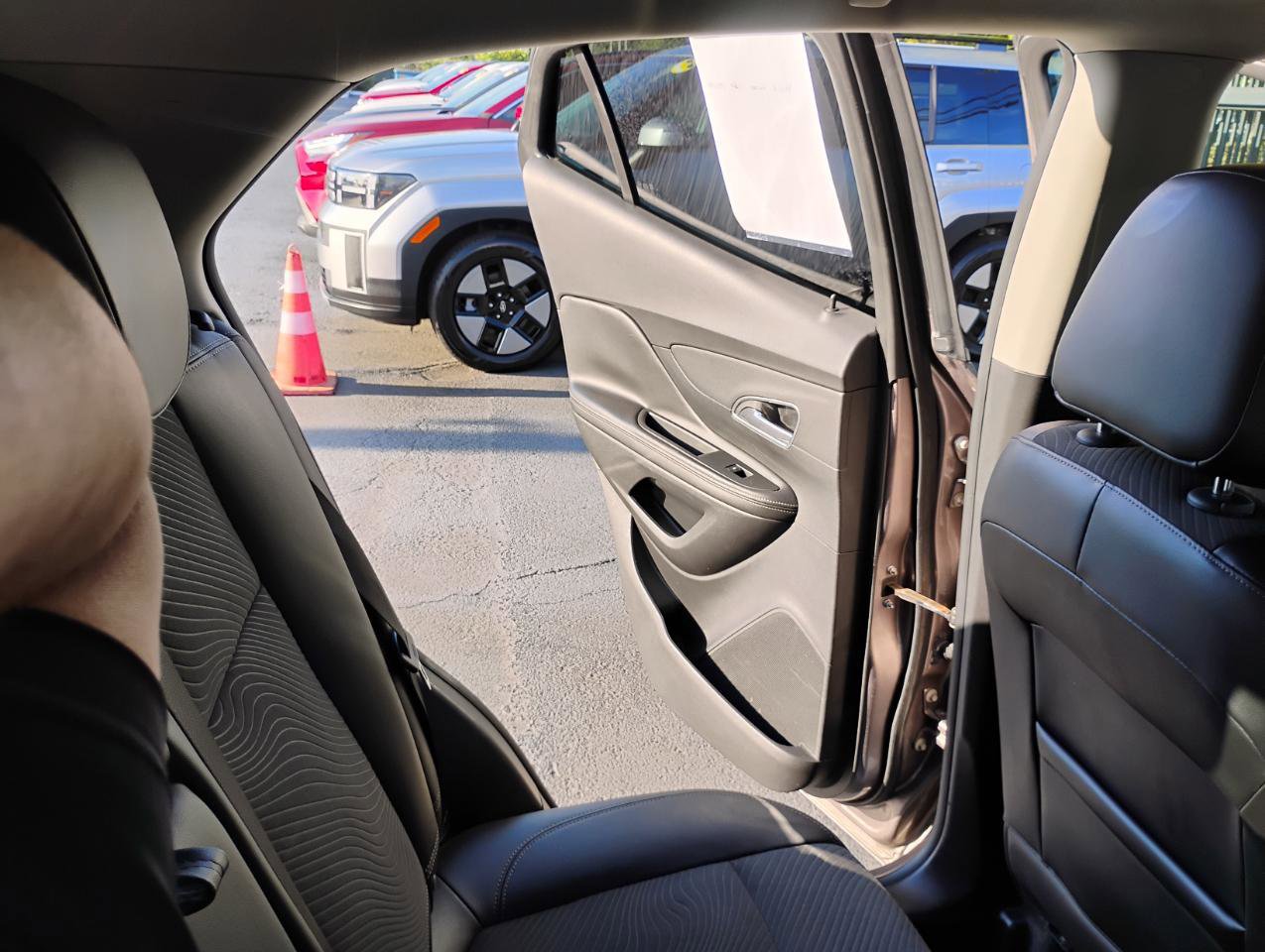 Used 2014 Buick Encore Convenience FWD image 31