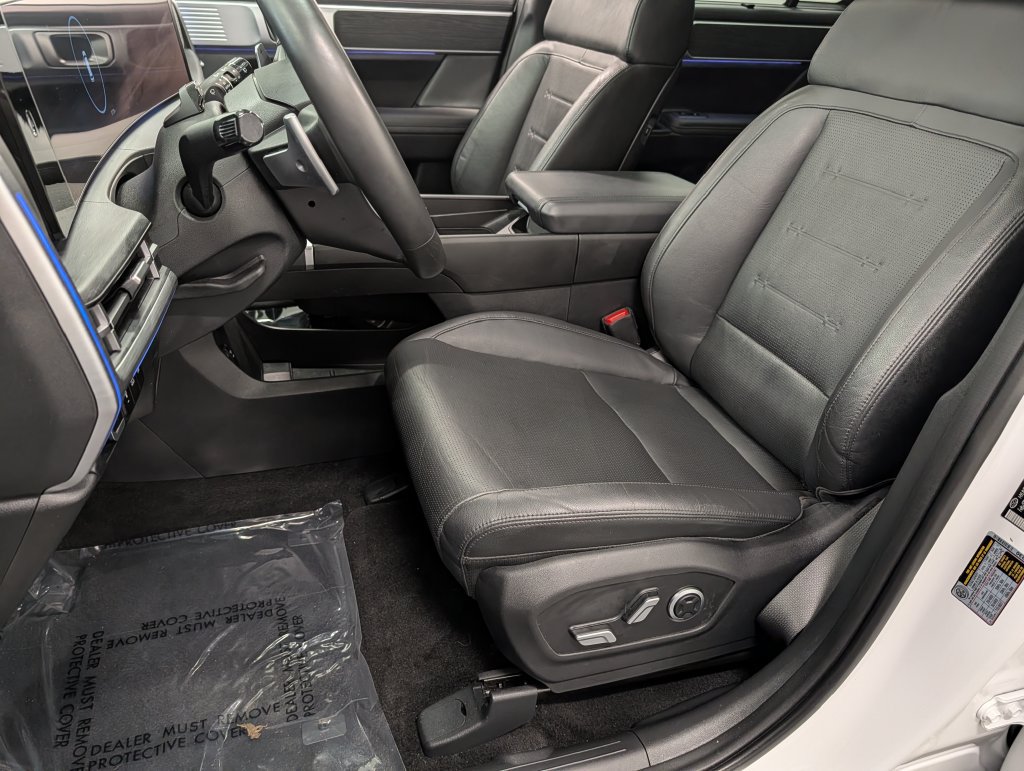 Used 2024 Hyundai Santa Fe Limited AWD/4WD image 9