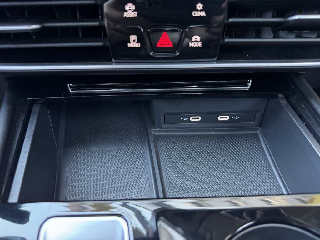 Used 2024 Volkswagen Atlas SE w/ Panoramic Sunroof Package image 24