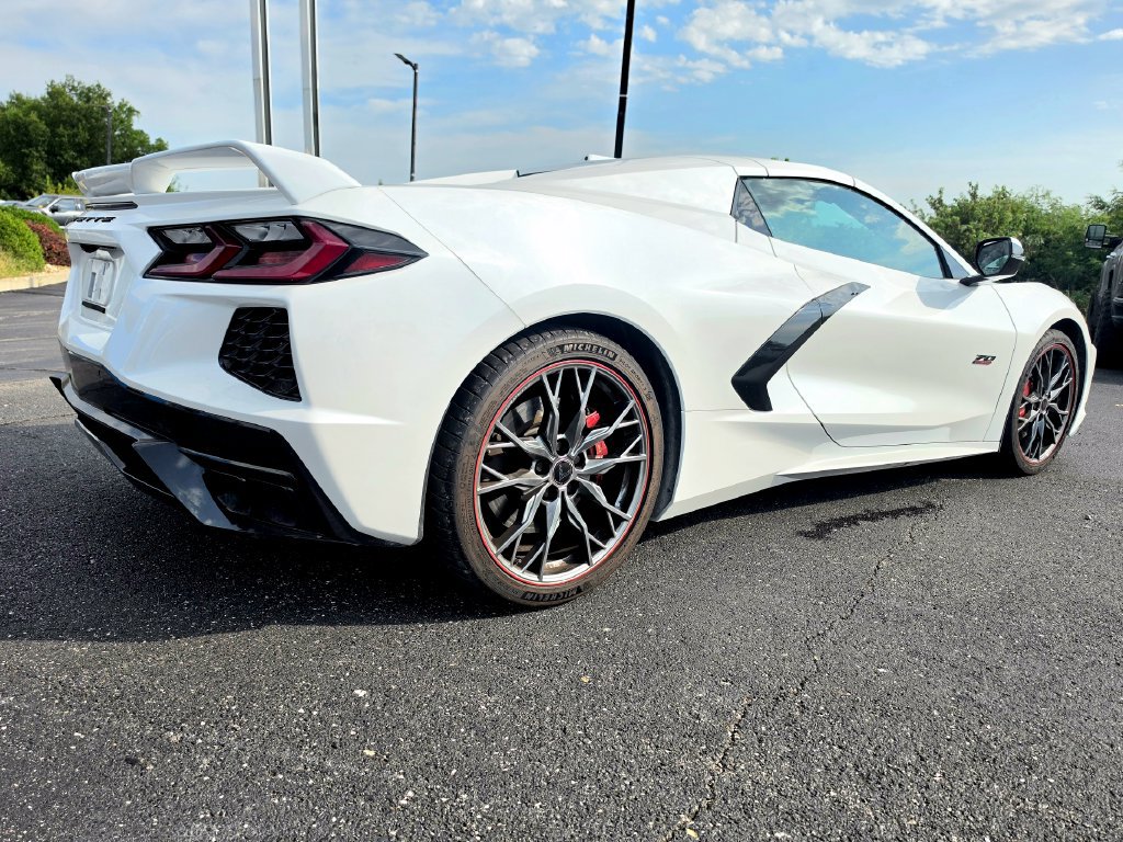 Used 2023 Chevrolet Corvette Stingray Premium Conv w/ Z51 Performance Package RWD image 8
