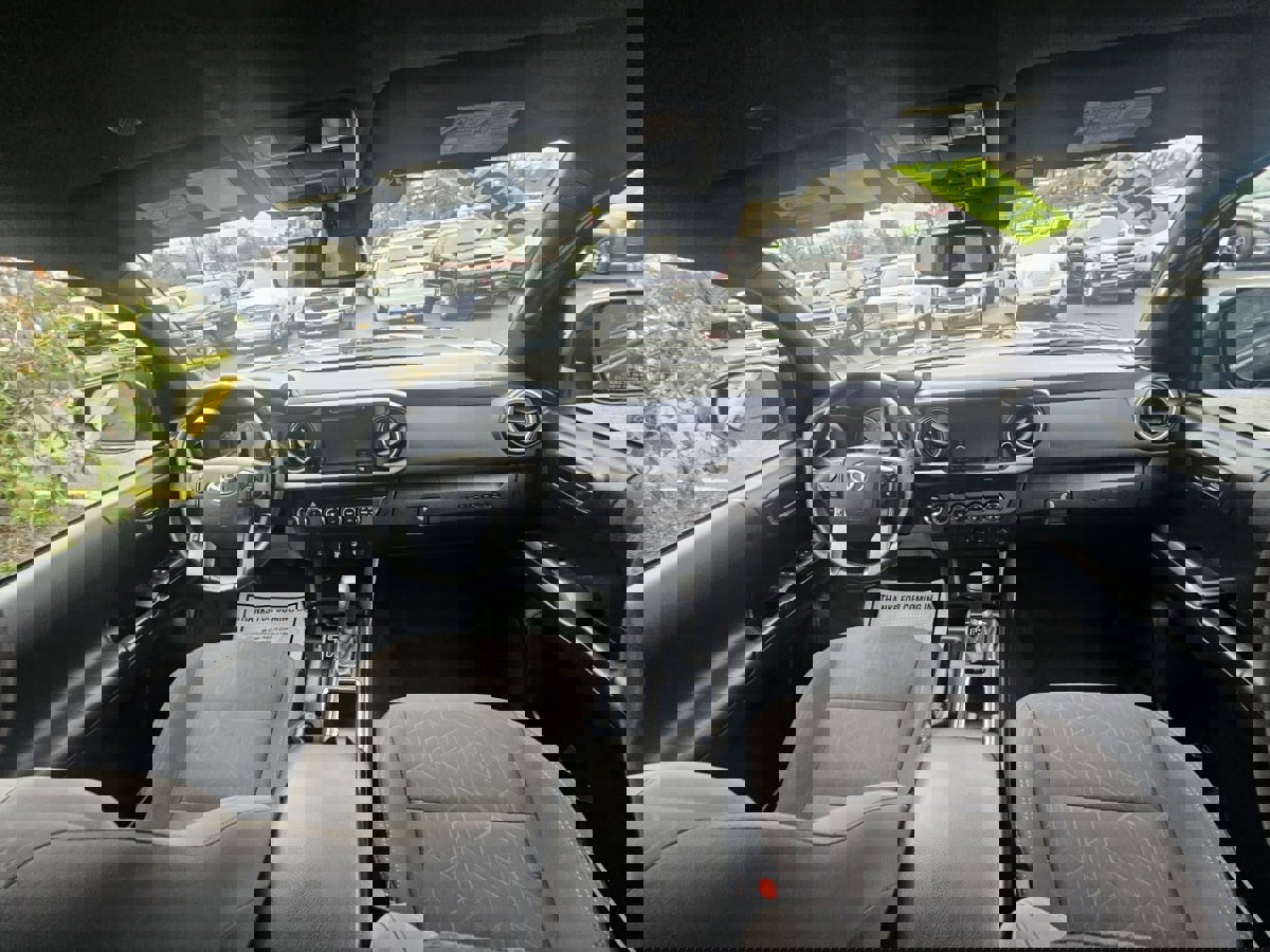 Used 2019 Toyota Tacoma TRD Off-Road image 14