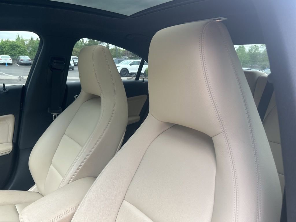Used 2018 Mercedes-Benz CLA 250 4MATIC image 9