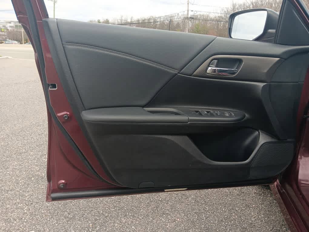 Used 2016 Honda Accord Sport image 29