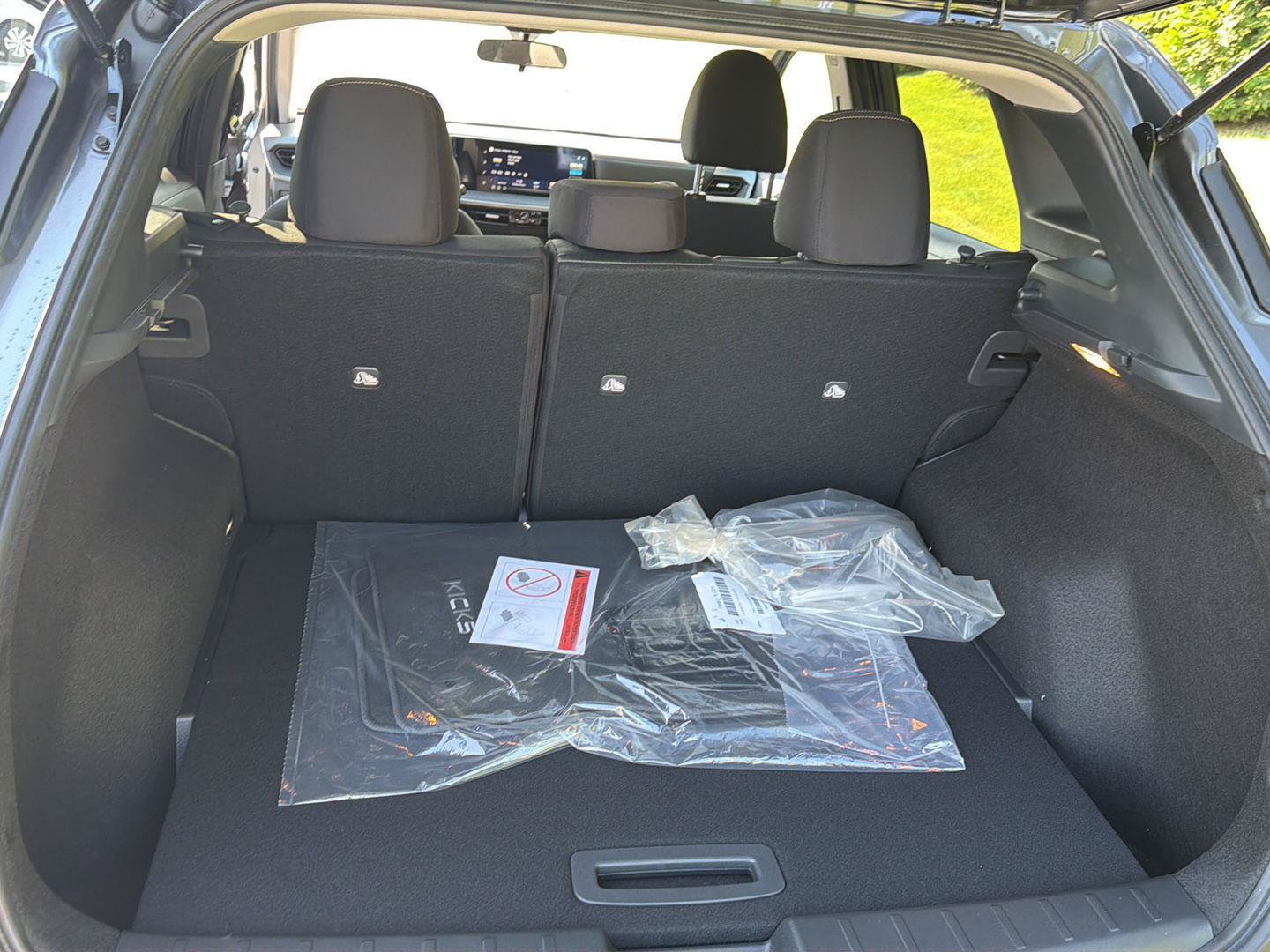 New 2026 Nissan Kicks SV w/ Cold Weather Package FWD image 30
