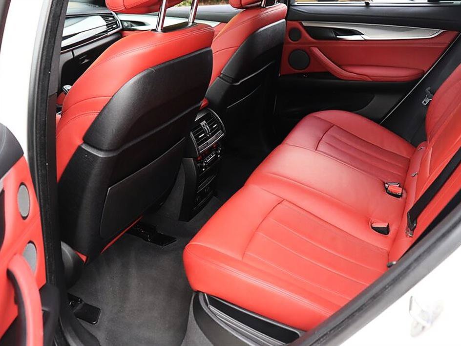 Used 2019 BMW X6 xDrive50i w/ M Sport Package AWD/4WD image 16