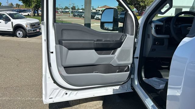New 2026 Ford F350 XL w/ XL Chrome Package RWD image 8